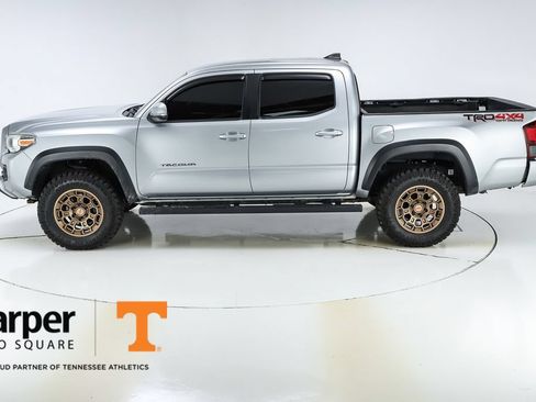 Used 2019 Toyota Tacoma TRD Off-Road w/ Technology Package AWD/4WD image 38