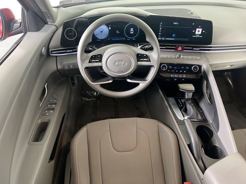 Used 2024 Hyundai Elantra SEL image 21