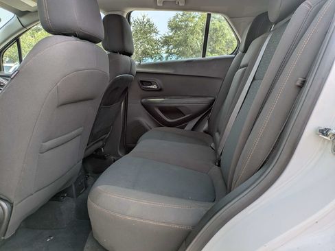 Used 2018 Chevrolet Trax LS FWD image 15