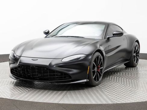 Used 2020 Aston Martin V8 Vantage Coupe image 2
