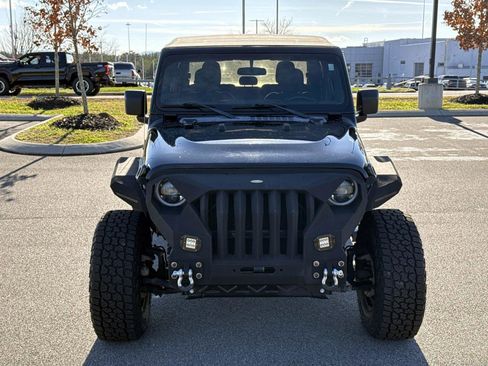 Used 2020 Jeep Gladiator Sport w/ Quick Order Package 24S image 9