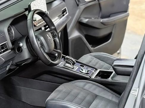 Used 2022 Mitsubishi Outlander SE FWD image 10
