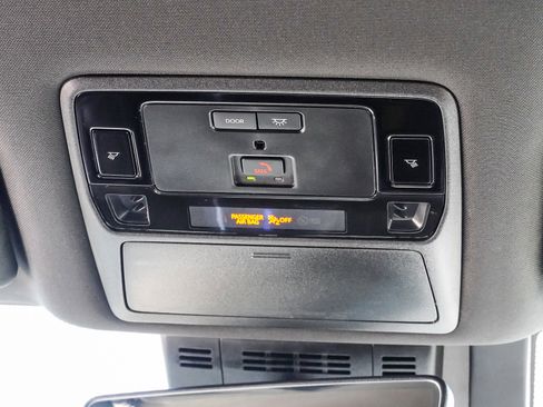Used 2025 Toyota Grand Highlander AWD Hybrid image 33