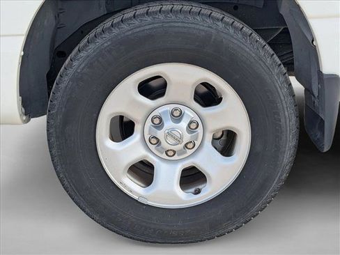 Used 2017 Nissan Titan S image 10