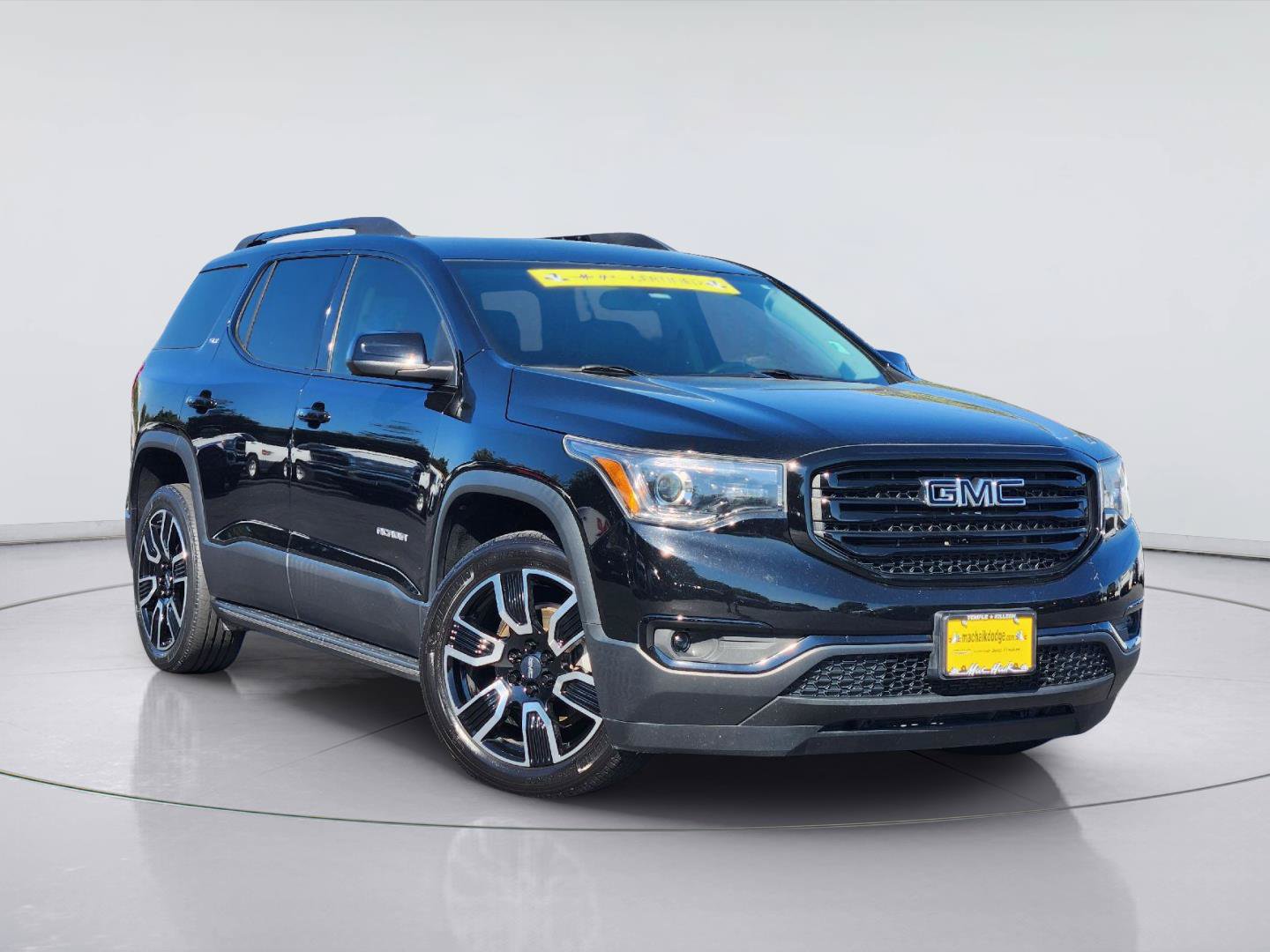 Used 2019 GMC Acadia SLT w/ Black Edition FWD image 1