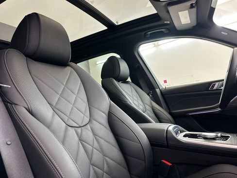 Used 2025 BMW X5 sDrive40i image 31