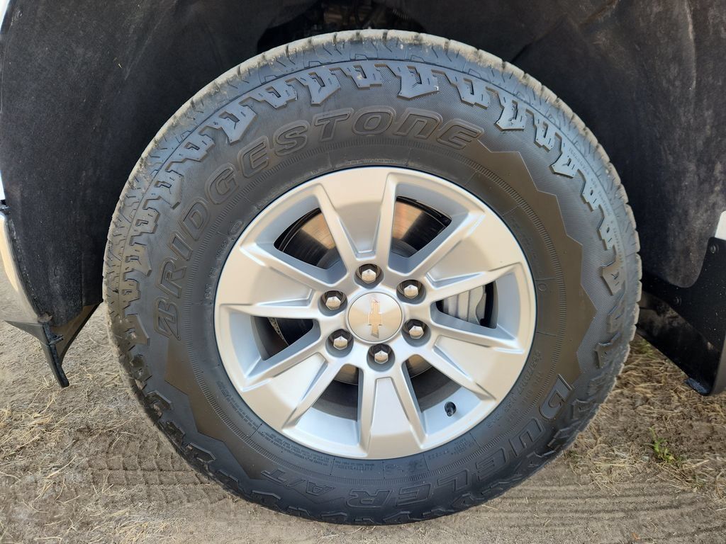 Used 2025 Chevrolet Silverado 1500 LT w/ LPO, Dark Essentials Package AWD/4WD image 17
