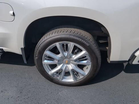 Used 2023 Chevrolet Silverado 1500 High Country w/ High Country Premium Package AWD/4WD image 17
