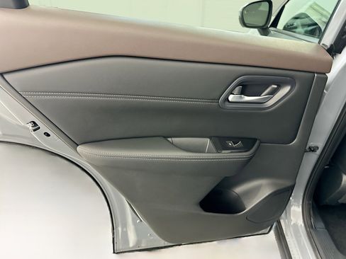 Used 2023 Nissan Rogue SL image 27