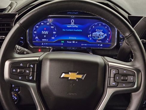 Used 2025 Chevrolet Silverado 2500 LT w/ Convenience Package AWD/4WD image 8