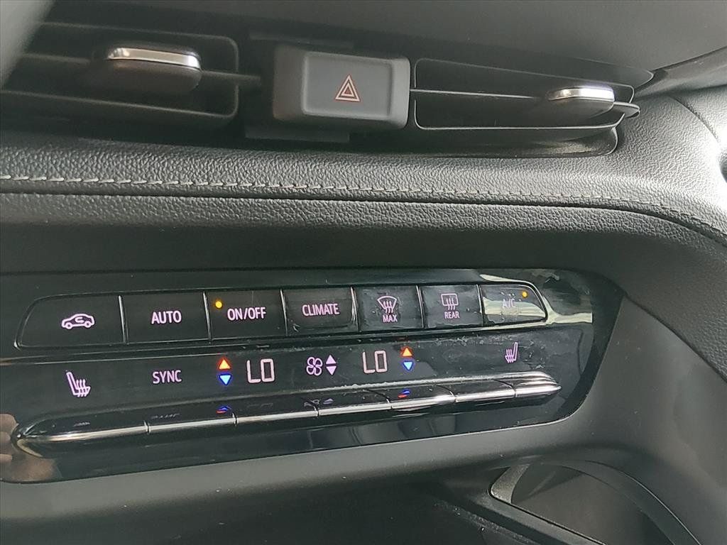 Used 2023 Buick Envision Essence FWD image 21