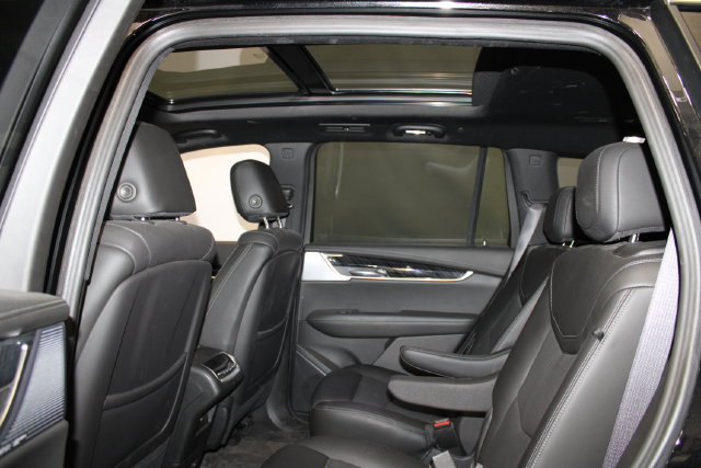 Used 2024 Cadillac XT6 Premium Luxury w/ Technology Package AWD/4WD image 8