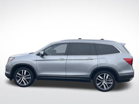 Used 2018 Honda Pilot Touring image 2