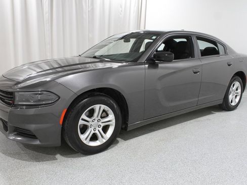 Used 2023 Dodge Charger SXT image 3