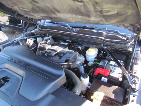 Used 2020 RAM 2500 Laramie AWD/4WD image 25