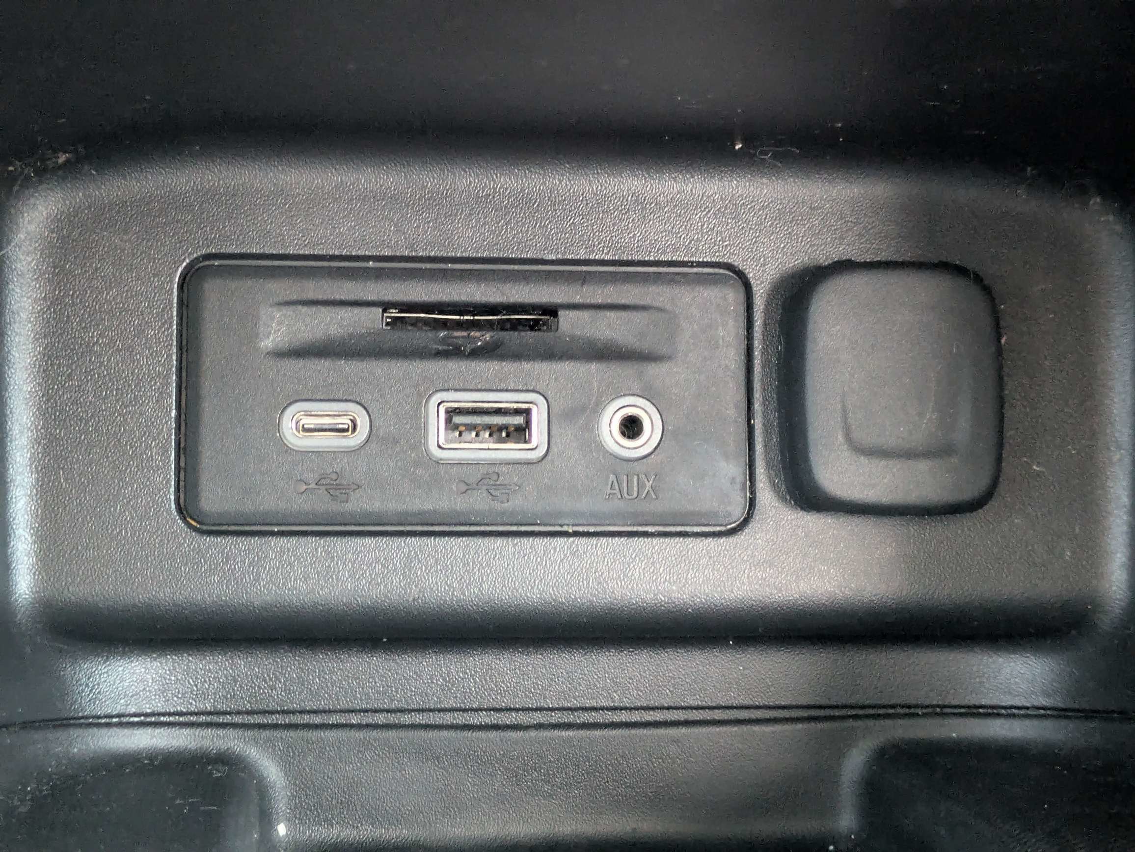 Used 2020 Chevrolet Equinox Premier FWD image 28