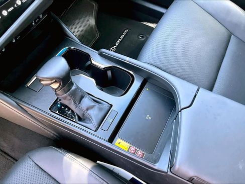 Used 2024 Lexus ES 350 w/ Premium Package FWD image 17