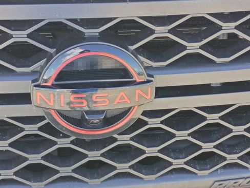 Used 2023 Nissan Titan PRO-4X w/ Pro-4x Convenience Package AWD/4WD image 19