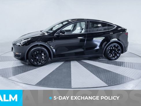 Used 2024 Tesla Model Y Long Range AWD/4WD image 3