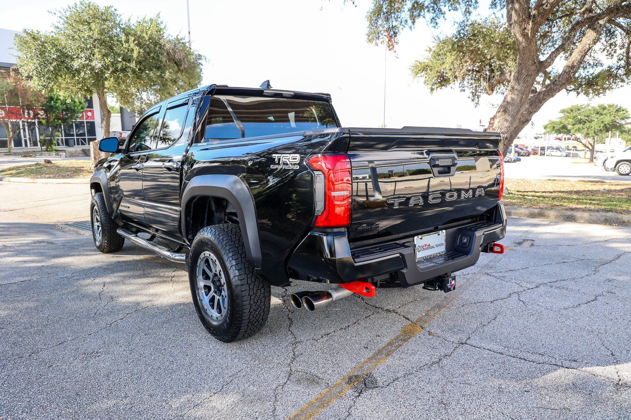 Certified 2025 Toyota Tacoma TRD Off-Road AWD/4WD image 10
