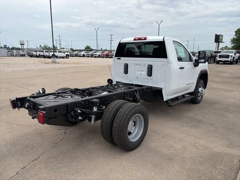 New 2026 GMC Sierra 3500 Pro w/ Convenience Package AWD/4WD image 6