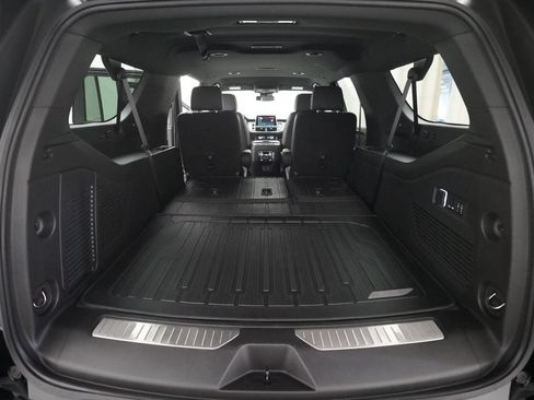 Used 2024 GMC Yukon XL AT4 AWD/4WD image 10