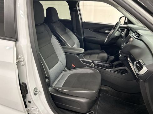 Used 2023 Chevrolet TrailBlazer LT FWD image 22