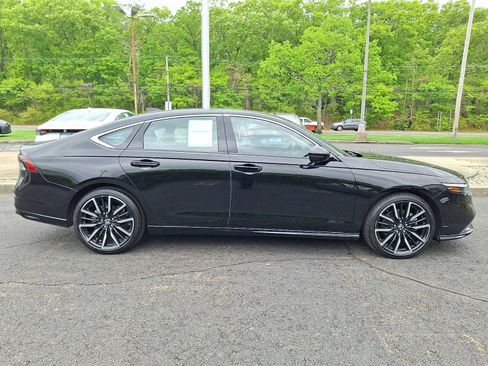 Certified 2024 Honda Accord Touring image 7