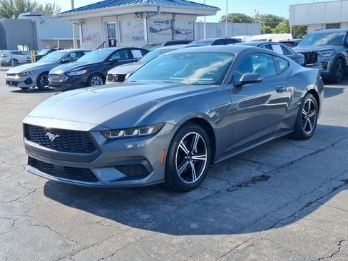 Used 2024 Ford Mustang Coupe RWD image 2
