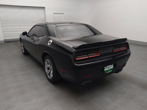 Used 2019 Dodge Challenger SXT RWD image 5