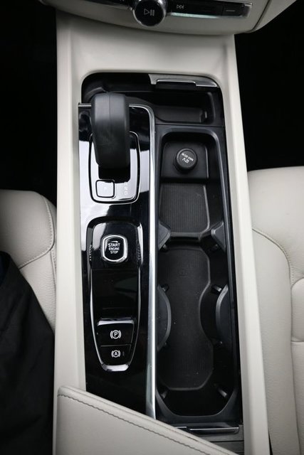 Used 2024 Volvo XC60 B5 Plus w/ Protection Package Premier AWD/4WD image 12