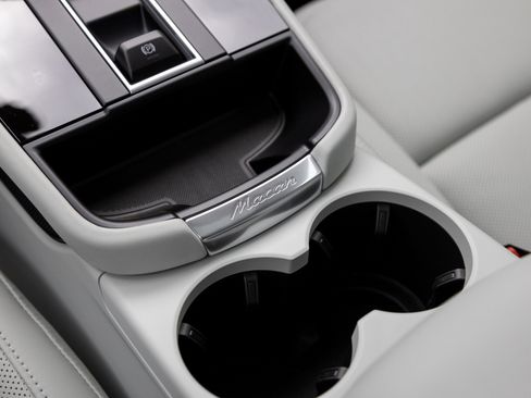 New 2025 Porsche Macan image 29