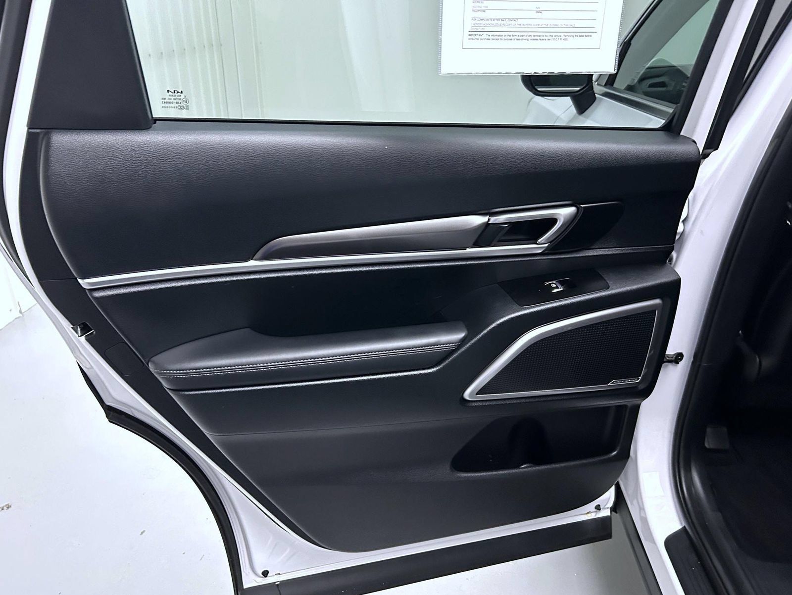 Used 2025 Kia Telluride S AWD/4WD image 21