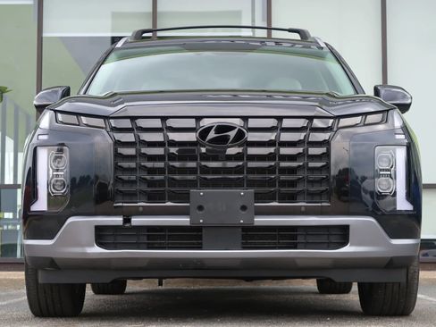 Used 2023 Hyundai Palisade Limited w/ Cargo Package AWD/4WD image 3