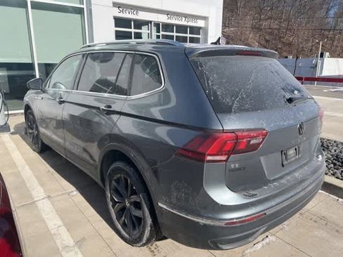 Certified 2022 Volkswagen Tiguan SE w/ Panoramic Sunroof Package image 2