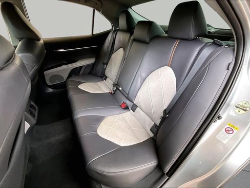 Used 2018 Toyota Camry XLE w/ Driver Assist Package FWD image 19