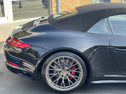 Used 2017 Porsche 911 Carrera 4S AWD/4WD image 18