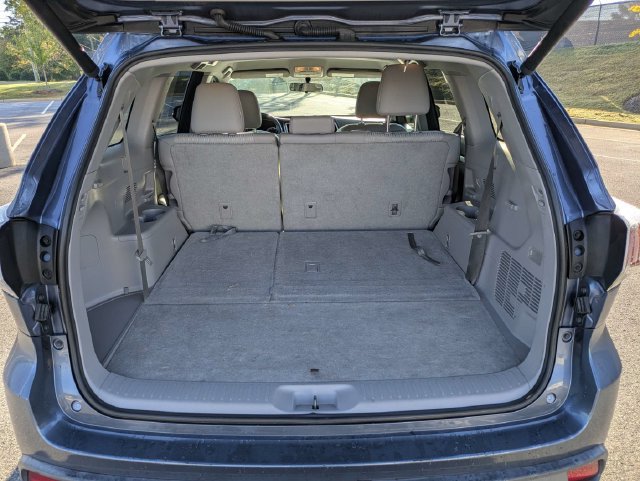 Used 2015 Toyota Highlander Plus FWD image 13