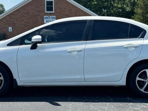 Used 2015 Honda Civic Touring image 4