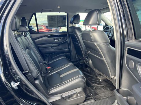 Used 2025 Honda Pilot EX-L image 31
