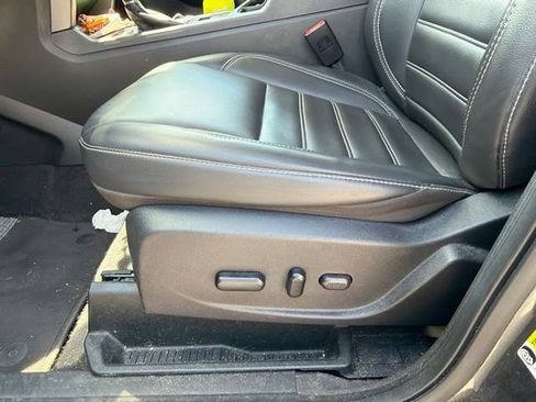 Used 2019 Ford Escape SEL AWD/4WD image 7