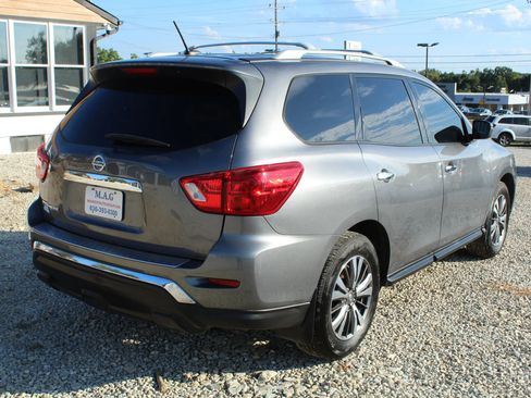 Used 2018 Nissan Pathfinder S image 5