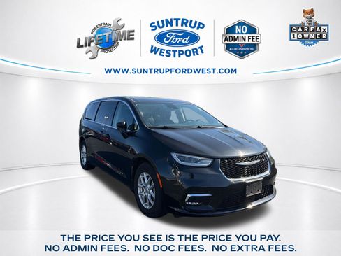 Used 2023 Chrysler Pacifica Touring-L FWD image 1