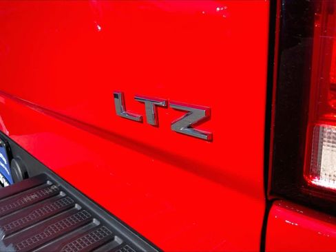 Used 2024 Chevrolet Silverado 2500 LTZ w/ LTZ Convenience Package image 10