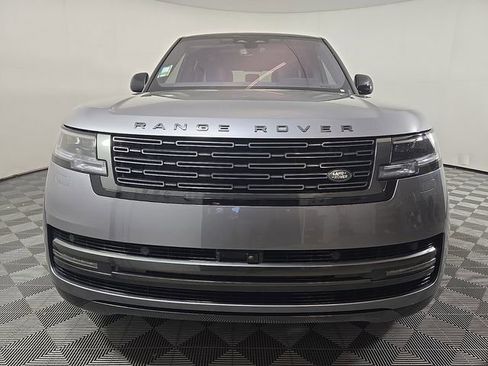 Used 2023 Land Rover Range Rover SE image 3