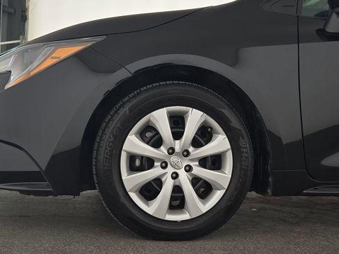 Used 2025 Toyota Corolla LE image 36