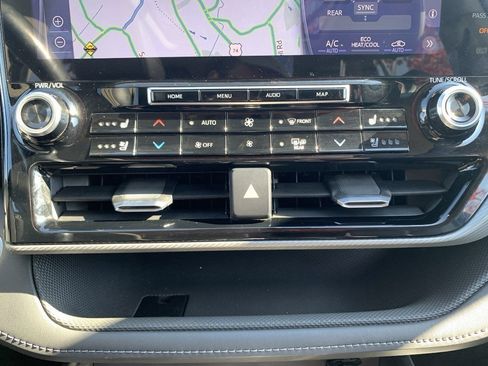 Used 2020 Toyota Highlander Limited Platinum image 29