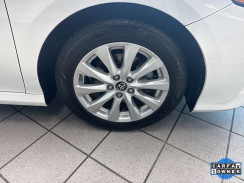 Used 2018 Toyota Camry LE image 25