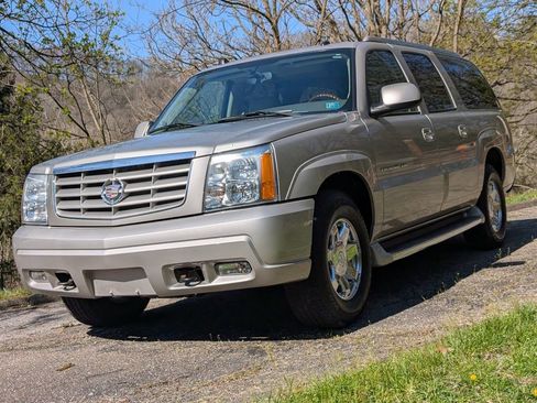 Used 2004 Cadillac Escalade ESV AWD image 38