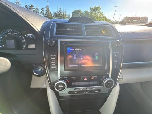 Used 2013 Toyota Camry LE FWD image 27